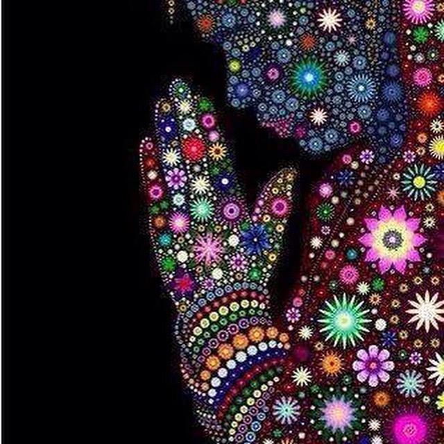 DeusaDesigner's tweet photo. Namaste !!!🙏🙏🙏 http://t.co/zmRMF2ifX7