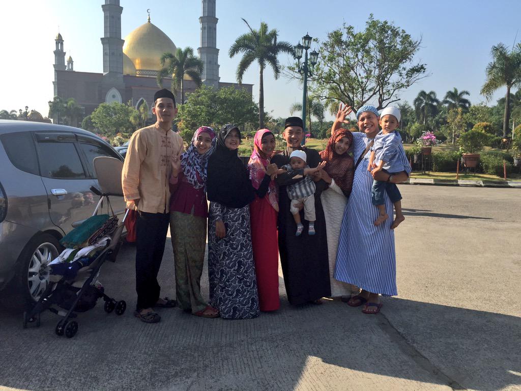 gam_fadli's tweet photo. Happy Ied Mubarrak 1 Syawal 1436 H http://t.co/p9MJRoJWlv