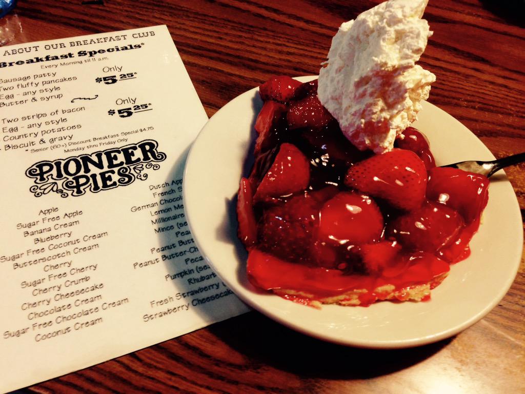 HannahEquus's tweet image. Definitely Dean-worthy pie #dontforgetthepie #datpie @JensenAckles @jarpad