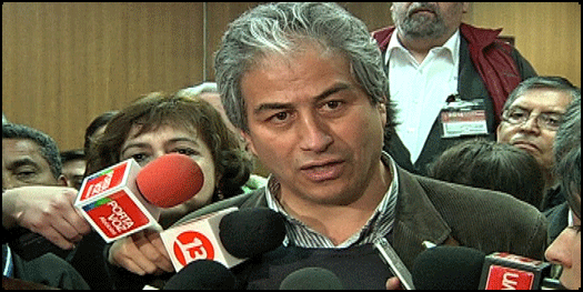 CNNChile's tweet photo. Disidencia desconoce el fin del paro docente http://t.co/qZNwKm8NVk #CNNChile http://t.co/pb5SKyiytI