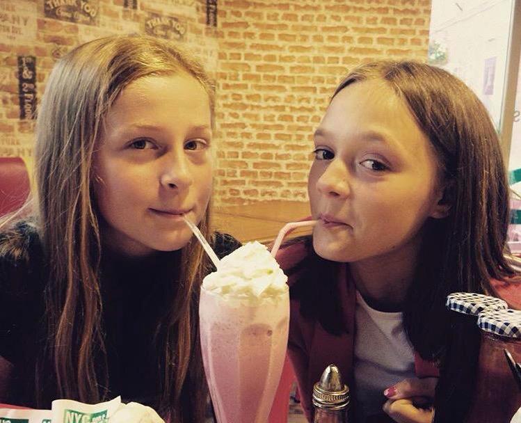 TomlisonReal's tweet image. Friends and Sisters❤️