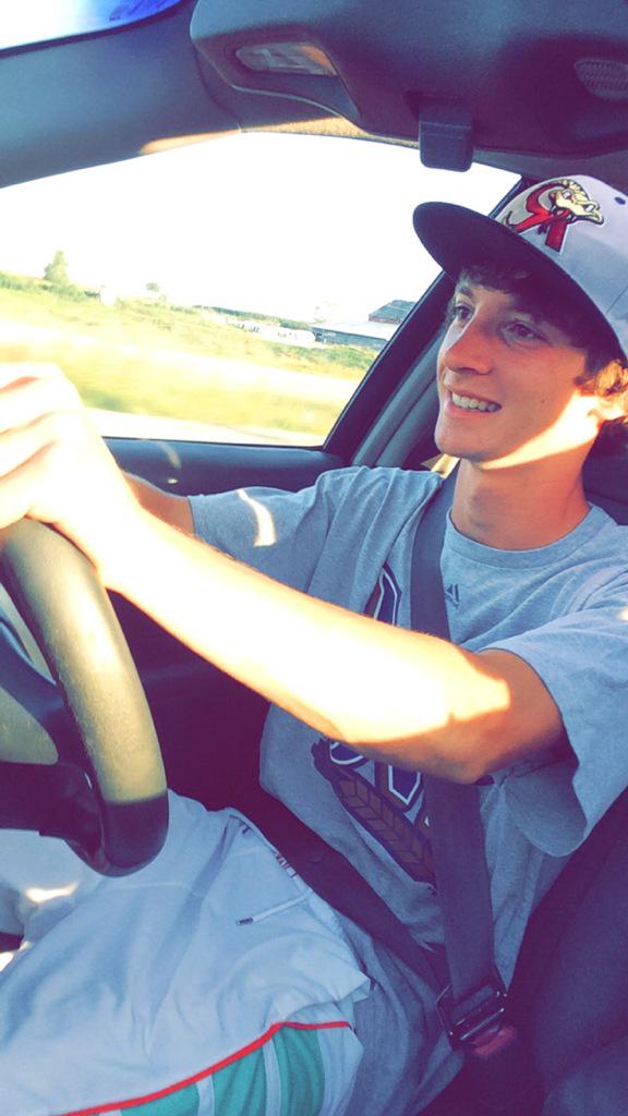 lifeofbuzzbares's tweet photo. Practicing safe driving while taking his buddies on a generous trip to kwik trip. #jackofalltrades #manoftheyear http://t.co/VBYzS1nlmf