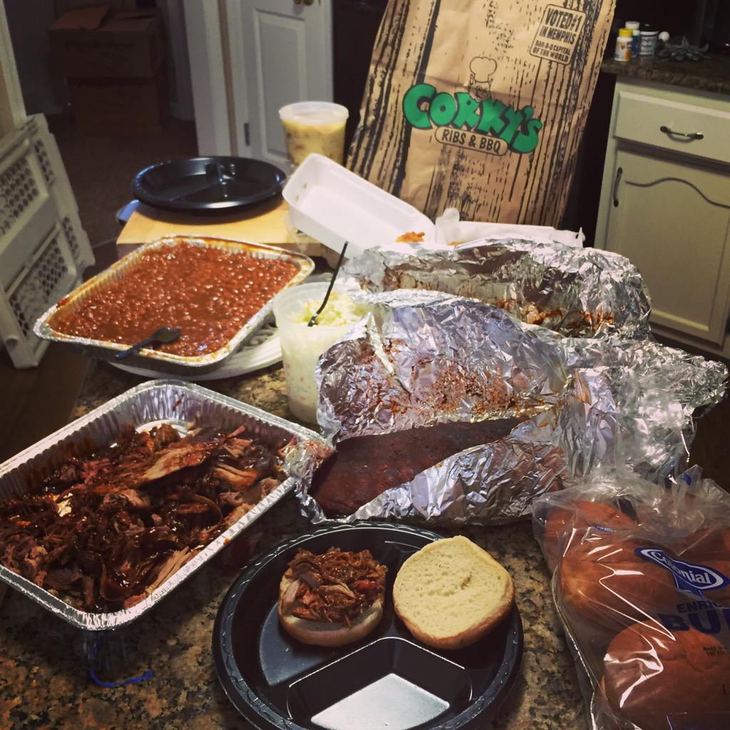 bartlewis's tweet photo. Missed this so much! #Corkys #Memphis #BackInThe901 http://t.co/zjxmSrLBKD