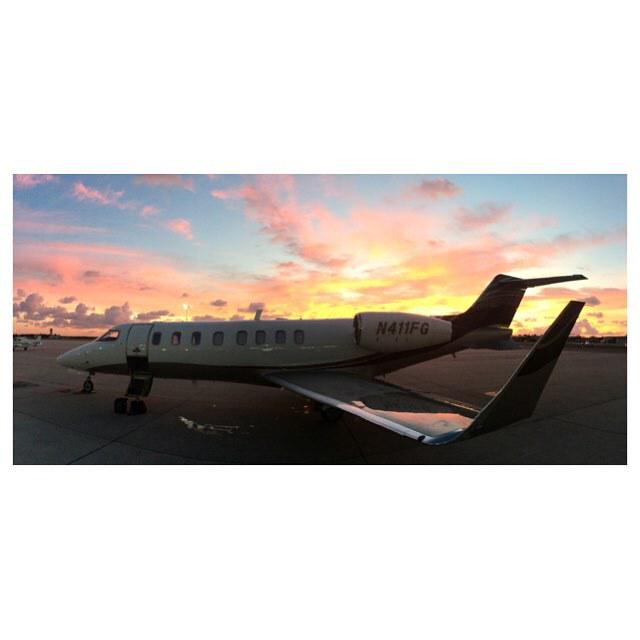 DeltaBravo33's tweet image. Instagram : by adam_ant29 - Doesn't get much better #aviation #learjet #lear45 #sunset