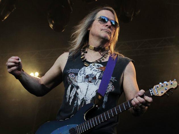 Happy birthday Steven J. \Steve\ Morse of Deep Purple, Dixie Dregs, Angelfire, & Flying Colors (July 28, 1954) 
