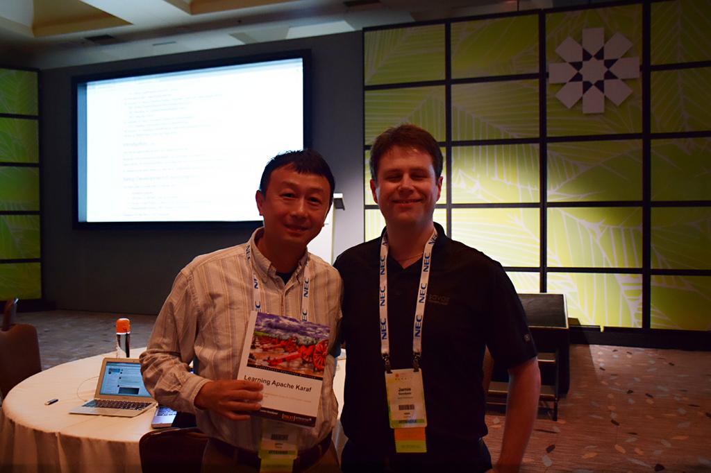 georgeyzhao's tweet photo. @icbts signed his Karaf book at @OpenDaylightSDN #ODSummit for me. Thanks. http://t.co/7YJk0JNB9B