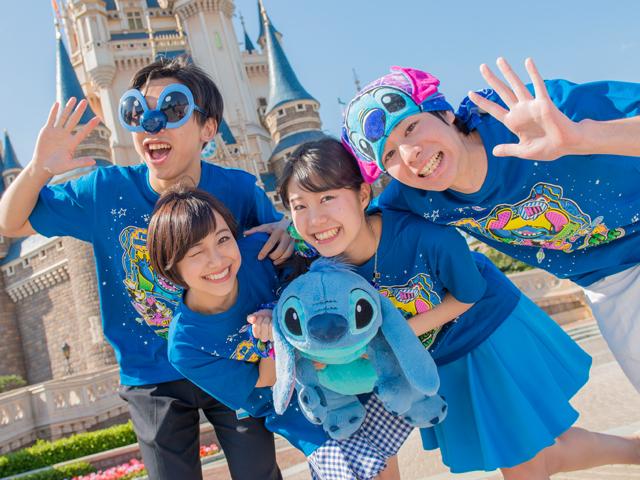 東京ディズニーリゾートpr 公式 スティッチ好き集まれ 新アトラクション スティッチ エンカウンター のスペシャルグッズはとにかくハチャメチャ元気になれるものばかり 夏のパークをスティッチと一緒に 思いっきり楽しもう Http T Co