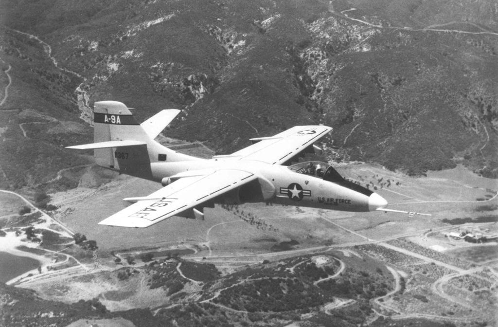 طائرة الهجوم الأرضى الملغاة Northrop YA-9 CKA2_txWgAAYRed