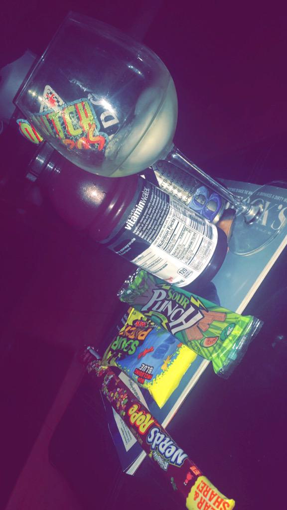 tallmidwestgirl's tweet photo. Bachelorette nights with @LukeThompson36 look like this 🌹 #callmethecandyman http://t.co/8jb7qhKSZy