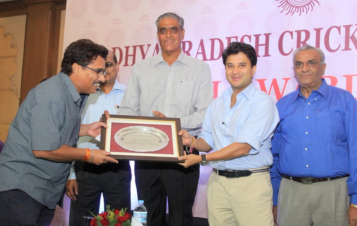 JM_Scindia's tweet photo. At the Annual Awards Function of MPCA, honoring lifetime contributions &amp; felicitating young cricketing talents of MP. http://t.co/q2YY5B5len