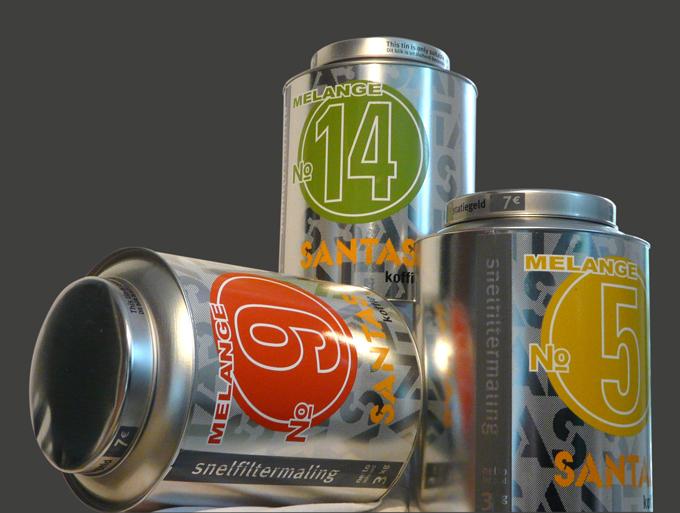 Wethouder Duurzaamheid <a href="/PexLangenberg/">Pex Langenberg</a> neemt 'proclamatie duurzaam hergebruik' in ontvangst van <a href="/santaskoffie/">SANTAS Koffie</a>.