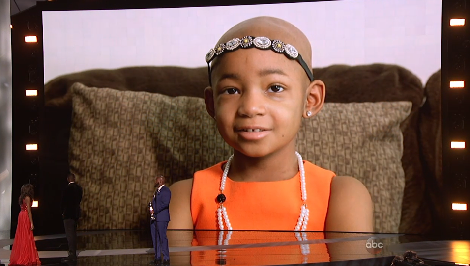 Incredible moment at the #ESPYS as .@Dev_Still71 accepts Jimmy V Perseverance Award for Leah.