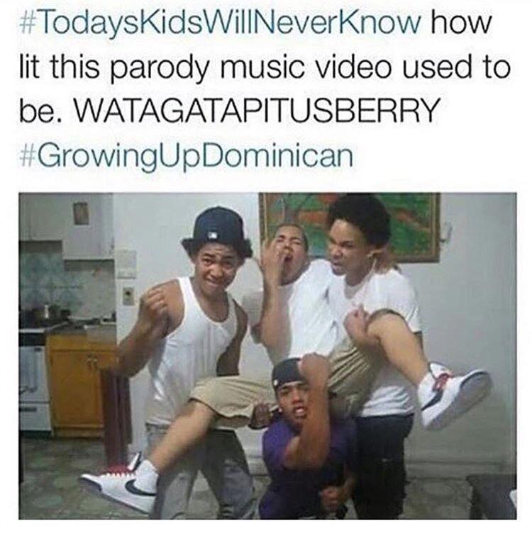 IsmeryT's tweet photo. Omggg this was my jaaaam😂😂#GrowingUpDomincan http://t.co/2OHyHjQ45N