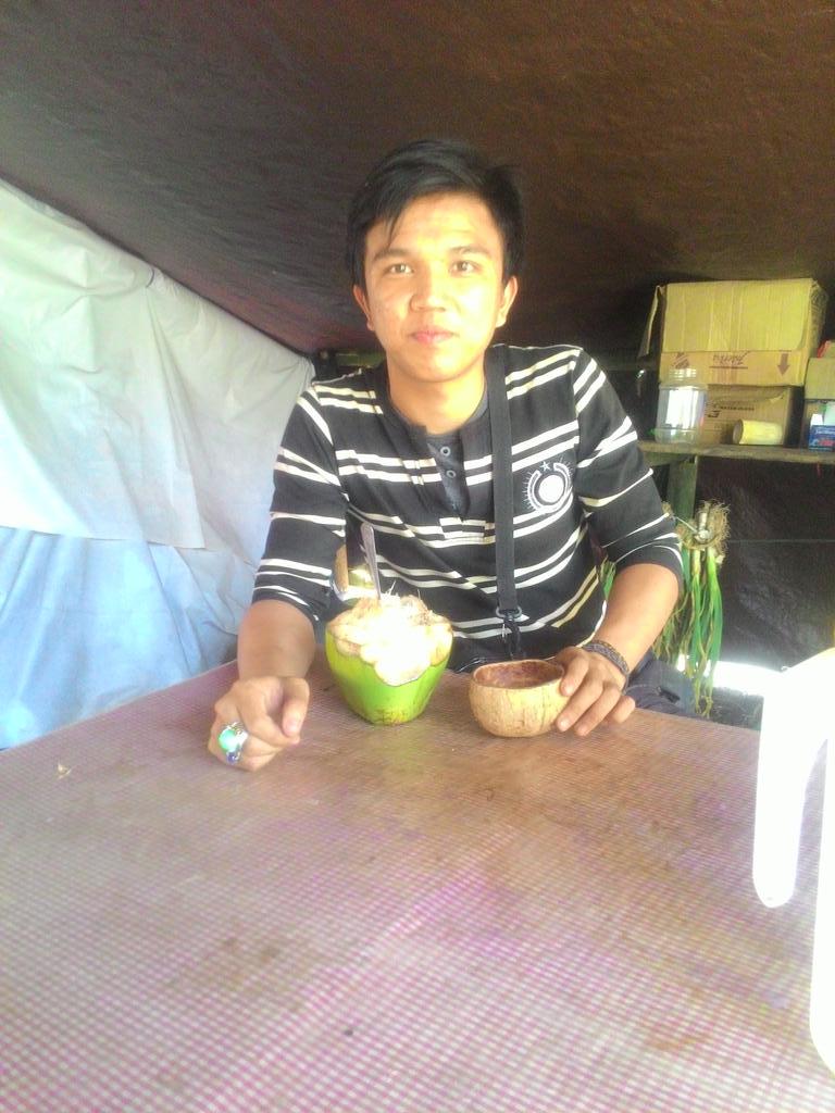 beferlypai's tweet photo. kesederhanaan itu gaya hidup bukan nasib hidup http://t.co/SrZIMD4zyV