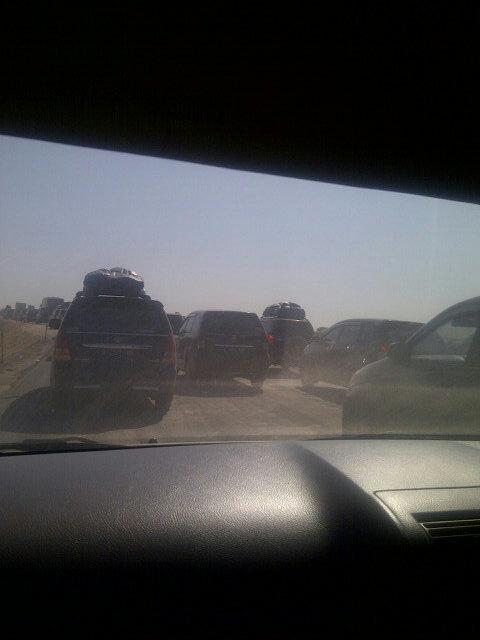 jonopati's tweet photo. Kondisi jalan alternatif brebes-pemalang macet total.. Lebih baik lewat jalur biasa. http://t.co/2AukYtjuTL