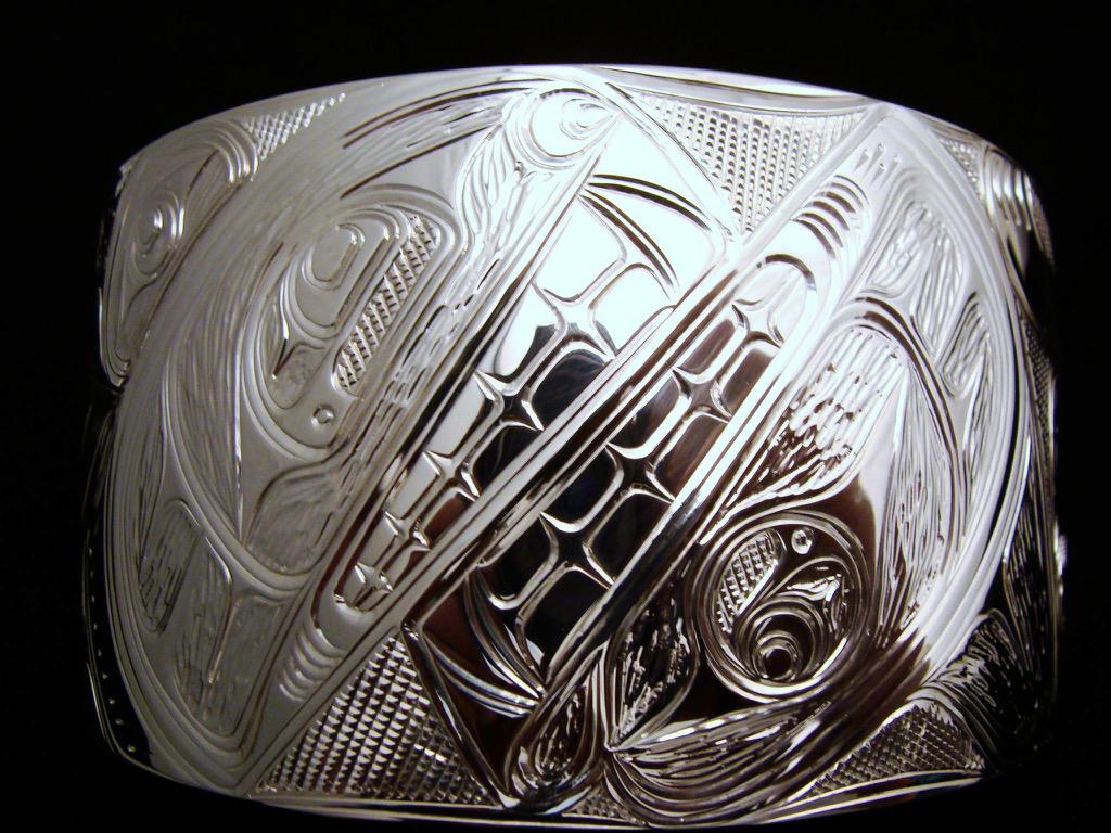 silverkarver's tweet photo. Orca/bear 2 inches wide http://t.co/fSgjgQgdaY