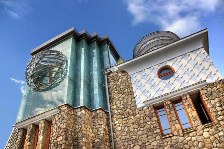 lonelyplanet's tweet photo. Skopje behind the statues: a beginner’s guide to Macedonia’s capital http://t.co/qgbq15Cw7u #lp #travel http://t.co/DoOovJs0C6