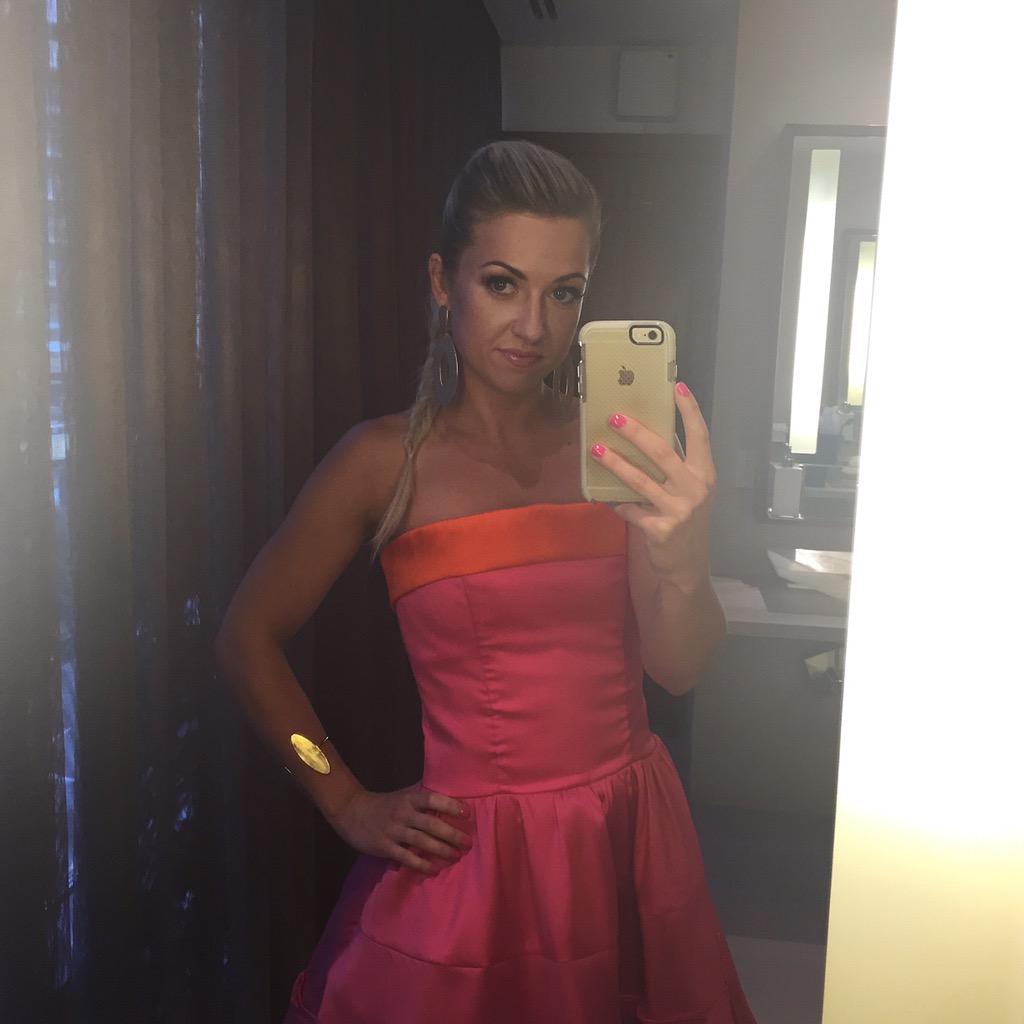 langstonnatalie's tweet photo. Bathroom selfie in @maskamode. Hair &amp; Makeup @AnaVBeauty. Tan @CocoaTanStudio. #VIFFbeauty http://t.co/QynEQJJSPy