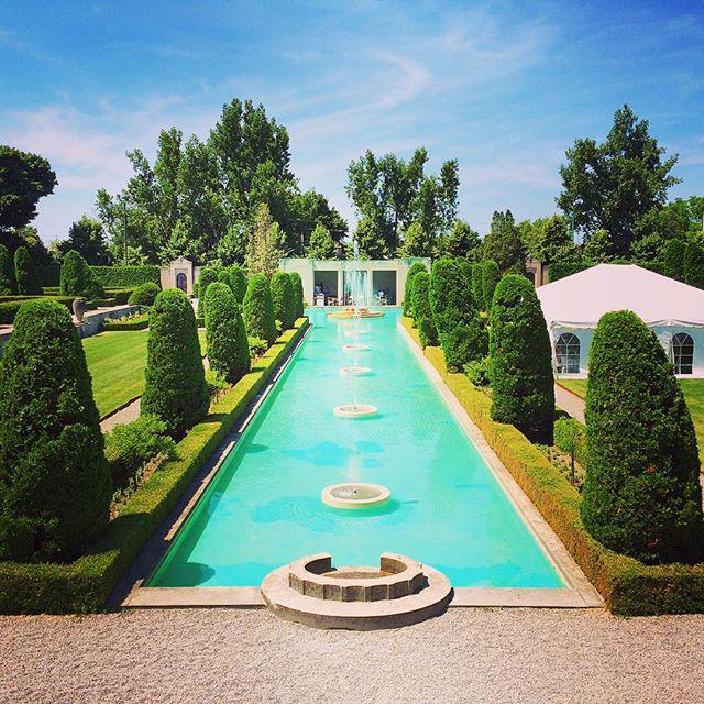RobbieKay_'s tweet photo. I like to have fountains in my pool(s). #baller #fountain #pool #notmine #iwish #gardenenvy #beaut http://t.co/OmHitYVFw5