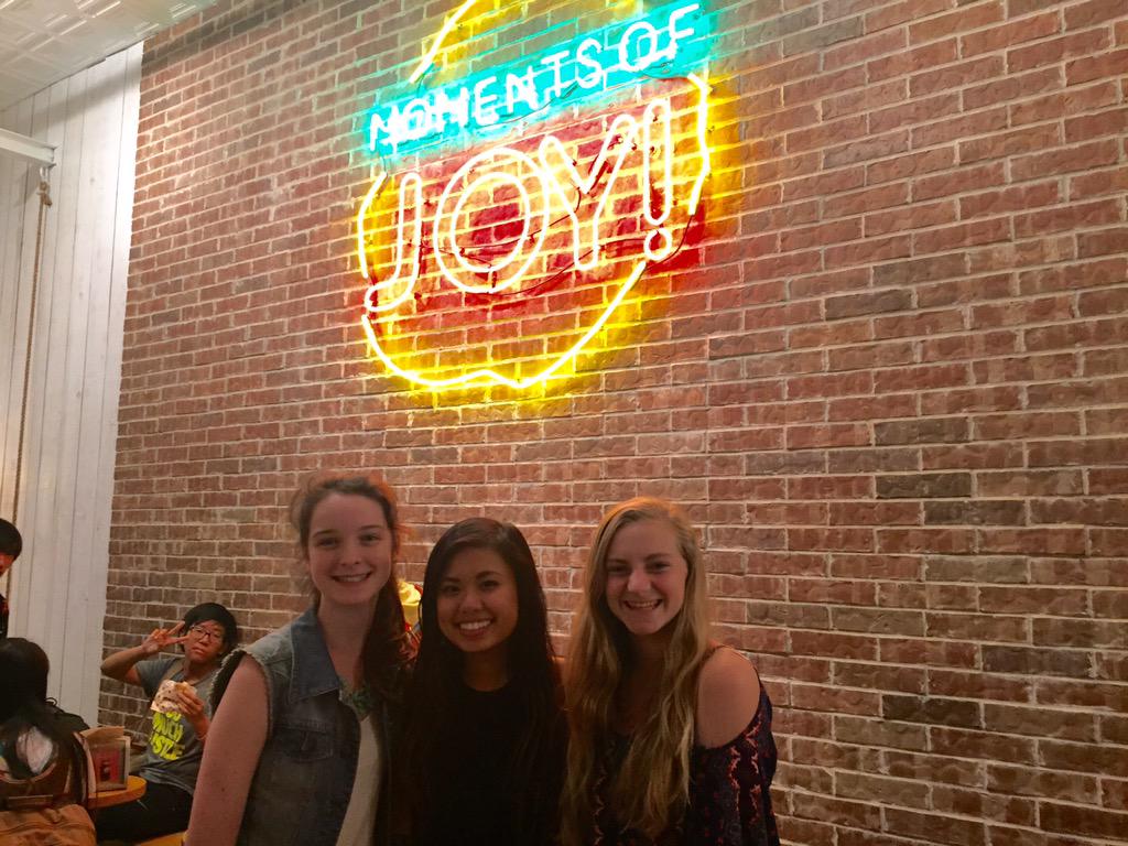 cam_51700's tweet photo. had so much fun and met so many amazing people, can't wait to see what this year brings! #utnif http://t.co/9qcm1nFcnl
