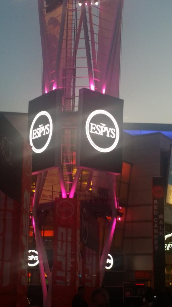 LExumOnTV's tweet image. What A Night!!!! @ESPYS #ESPYS2015