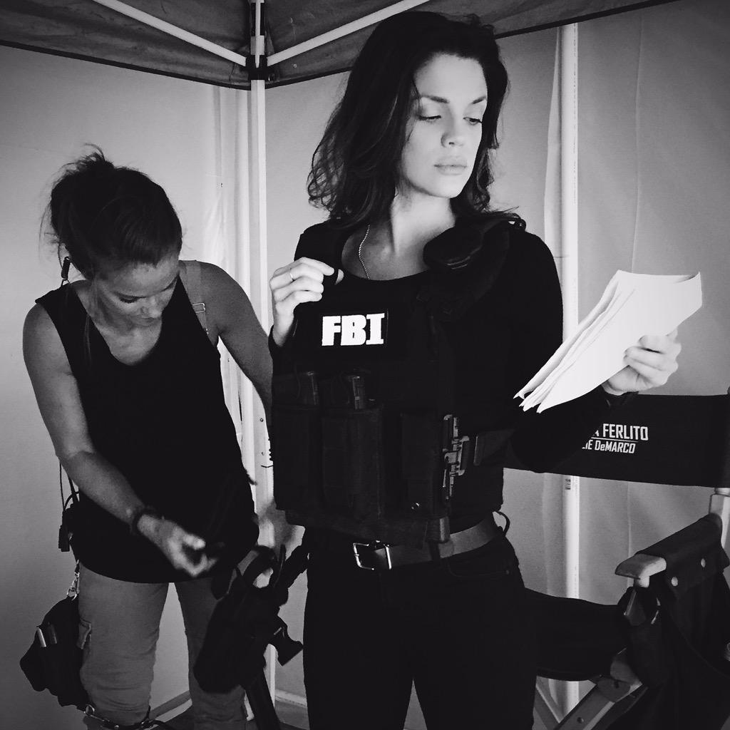 On set today w this stunner and snapped this while she was going over her lines...#VanessaFerlito <a href="/GracelandTV/">Graceland</a>
