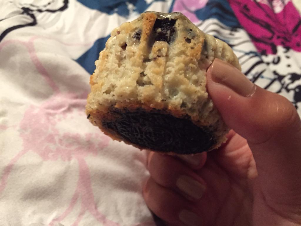_simbreezy's tweet photo. Cheesecake oreo bites😋#chefKT http://t.co/OXTN4FyT8y