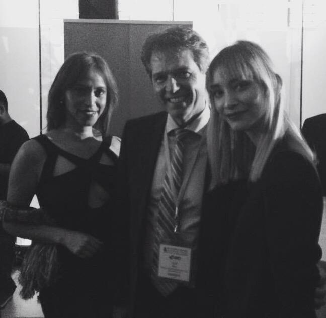 gwen_negrete's tweet photo. Conviviendo en el brindis de #ForoBASE2015 @lros2010 @l1znegrete @MajorityMarkets @el_BID http://t.co/jyKMNv07AD