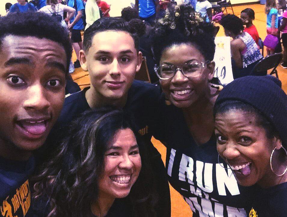 adams1420's tweet photo. Got to hang out with some of the crew today! http://t.co/I22AR04ZKE