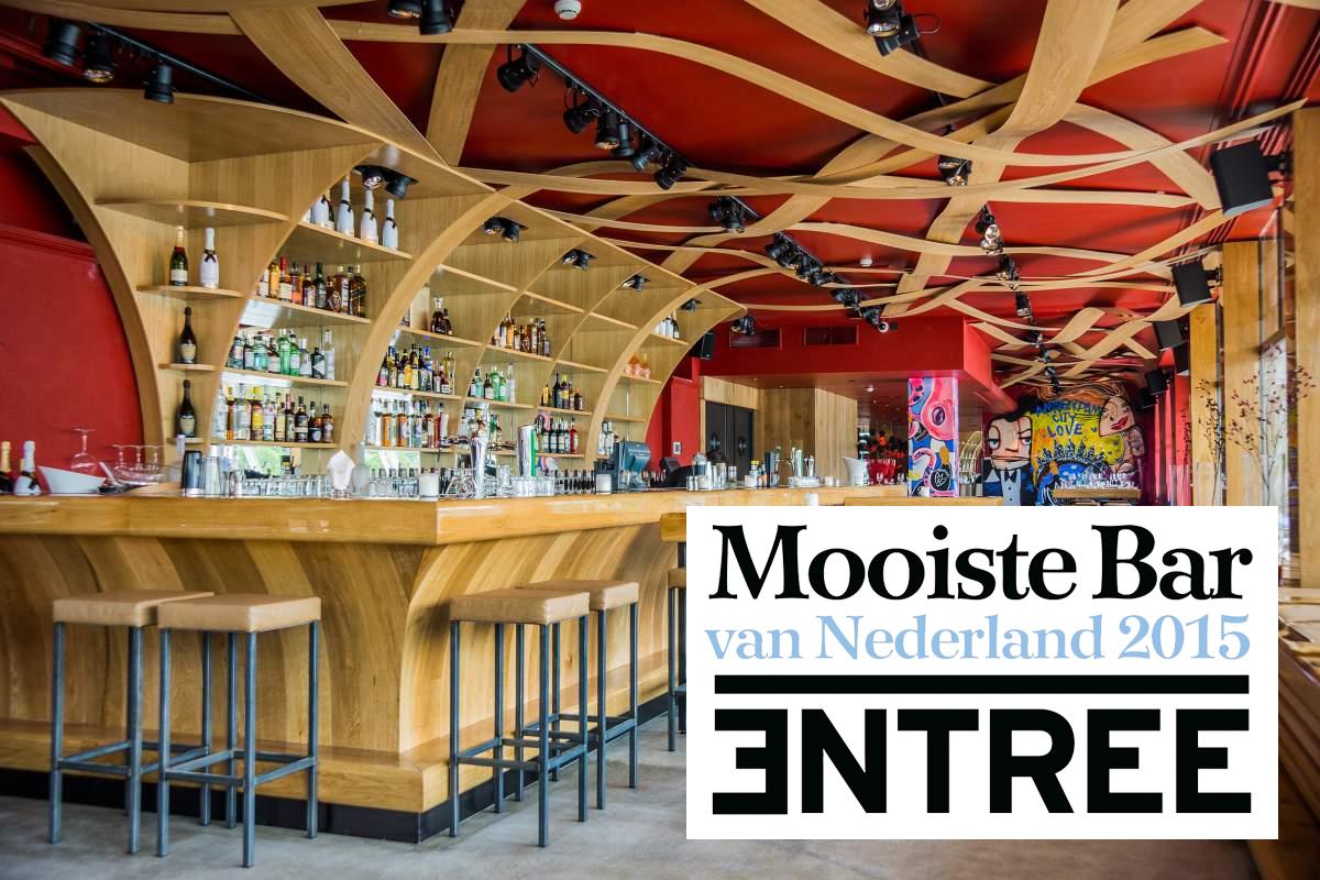 Help jij #TheHarbourClubKitchen aan de publieksprijs voor de Mooiste Bar? Stem via @entreemag: bit.ly/1Us2C5U