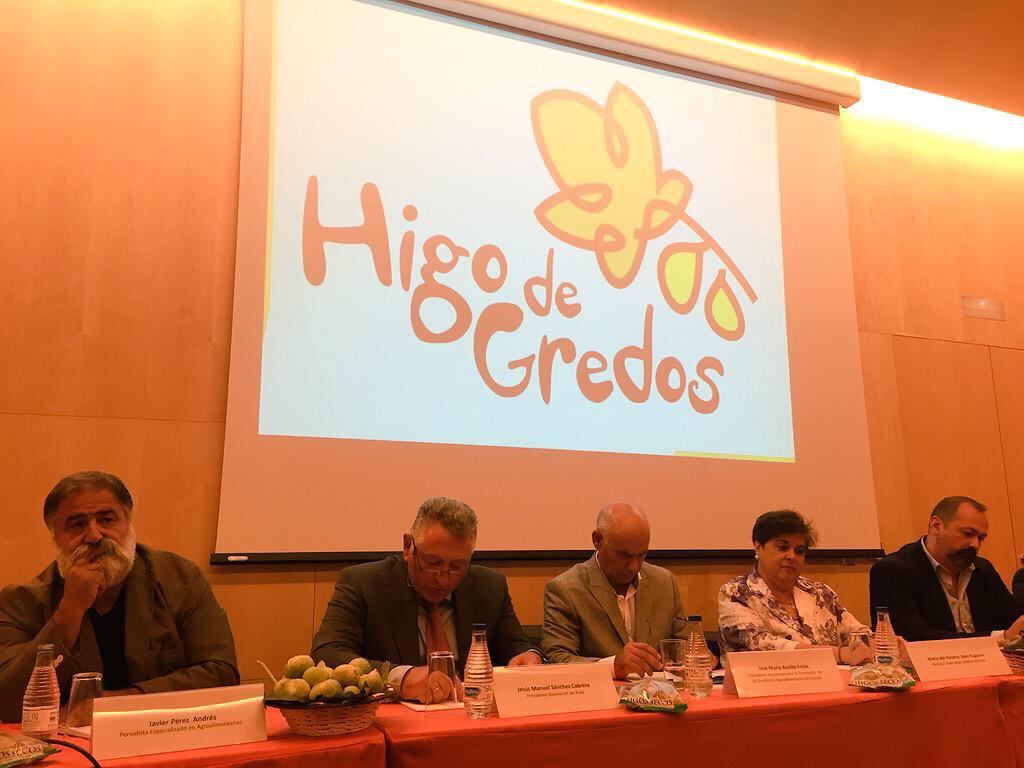 Un honor participar en la presentacion del #higodegredos en el <a href="/LIENZONORTE/">Lienzo Norte</a> en la provincia de #Ávila Enhorabuena!