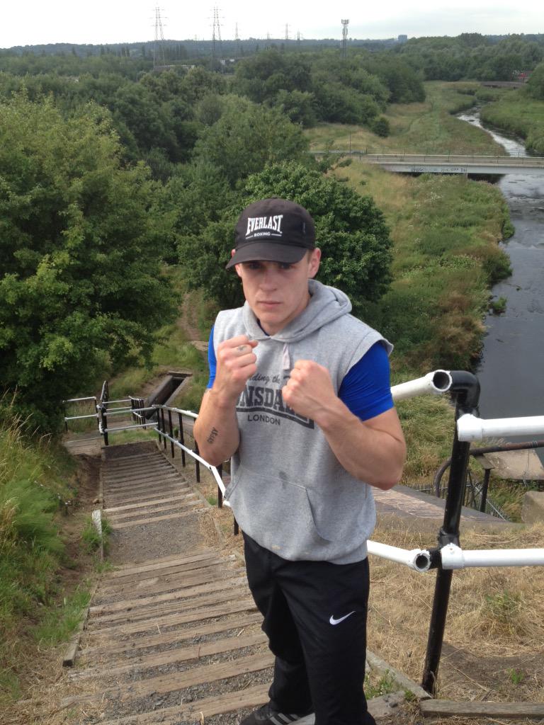samtaffyboxer's tweet photo. Run done 4 sets of 3 reps on these stairs making sure I hit every step!#trainhardtrainoften http://t.co/B0aIGQT2jD