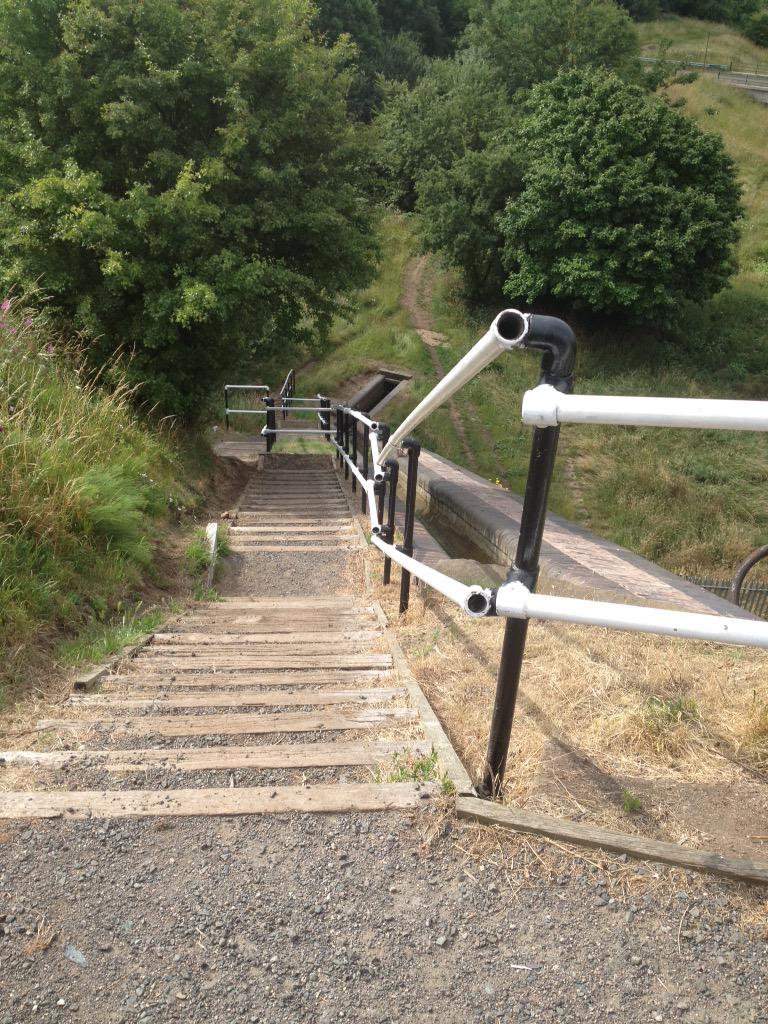 samtaffyboxer's tweet photo. Run done 4 sets of 3 reps on these stairs making sure I hit every step!#trainhardtrainoften http://t.co/B0aIGQT2jD