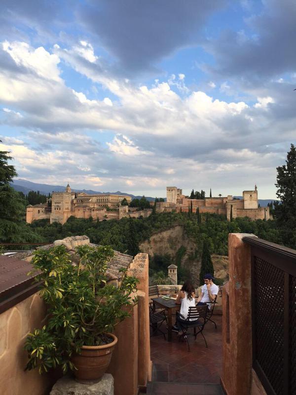 _Paisajes_'s tweet photo. A pesar de todo! #Alhambra #Granada #Andalucía http://t.co/KeeMF7JxQ5