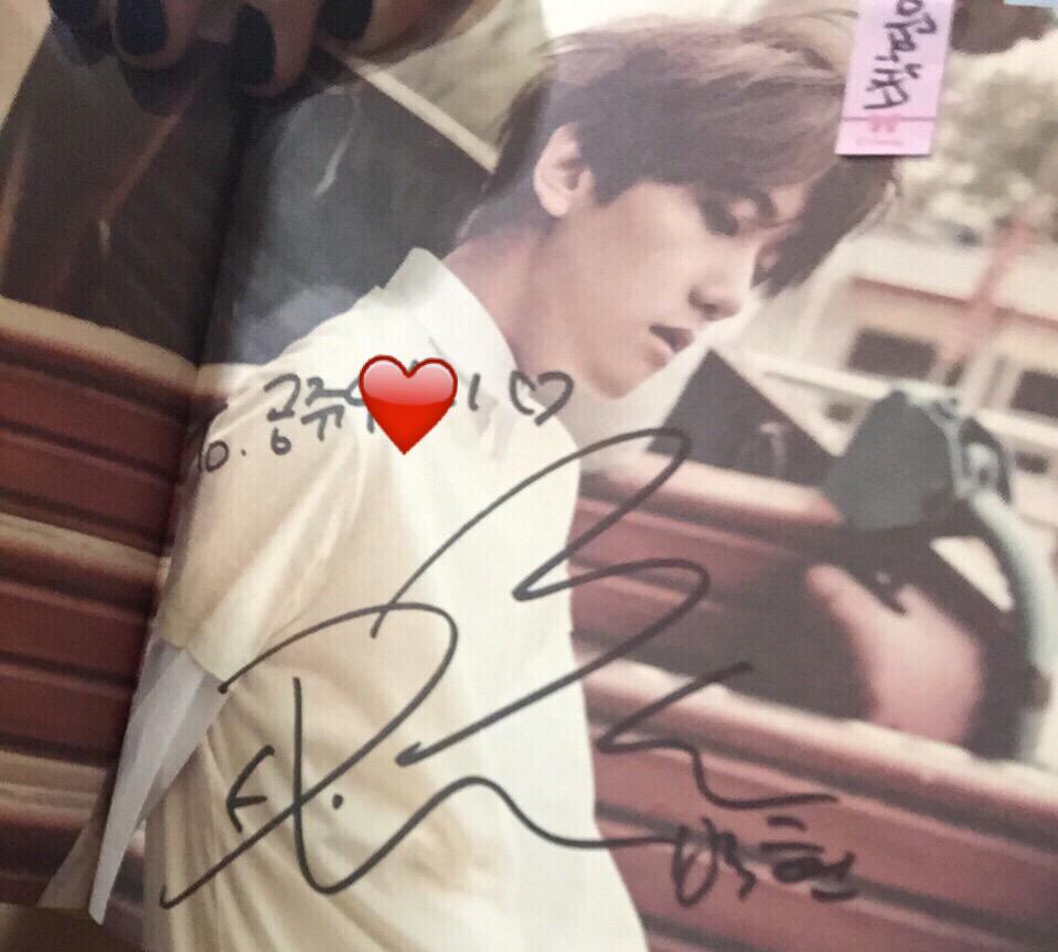 dbtmf's tweet photo. 150716부천팬싸❤️ 나: 공주@@이 써주세욥 백현:ㅋㅋㅋ뭐어앗~?공쥬?ㅋㅋㅋ 써줄께요 나:@@아사랑해 라고 말해주세요 백현:(쳐다보면서ㅠㅠ)@@아 사랑해~  쥬금 ㅠ ㅅ ㅠ ㅠ애기들한테 이름듣고와서 사망직전 http://t.co/WCv7QjbdvF