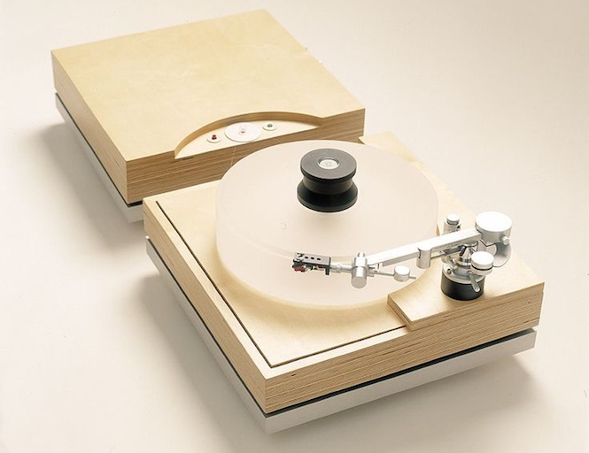 ClassicAlbumSun's tweet photo. Gallery: 15 of the most beautiful turntables ever made http://t.co/G8kUDZdXFz http://t.co/ENKr4rz4P0