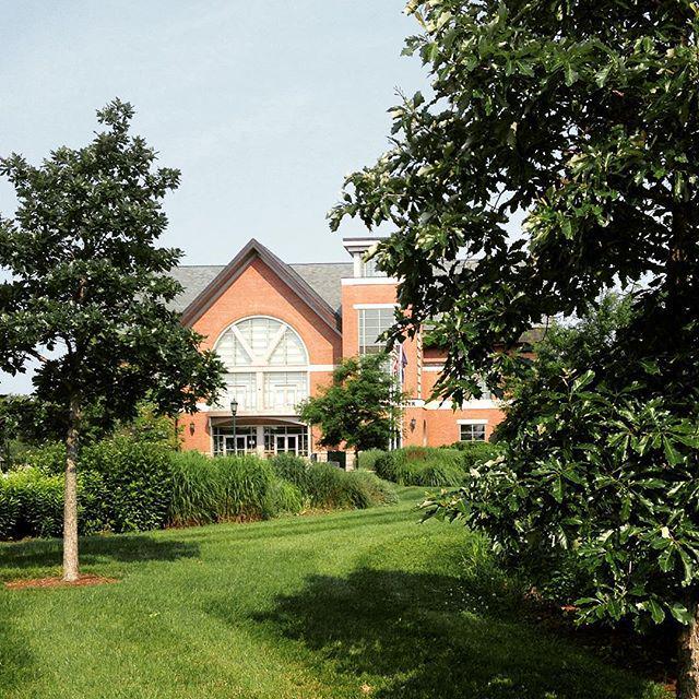 uvmdaviscenter's tweet photo. Need a place to picnic today? #UVM #uvmsummeru http://t.co/gJAFqcv4dO http://t.co/Glfb2yL7N1