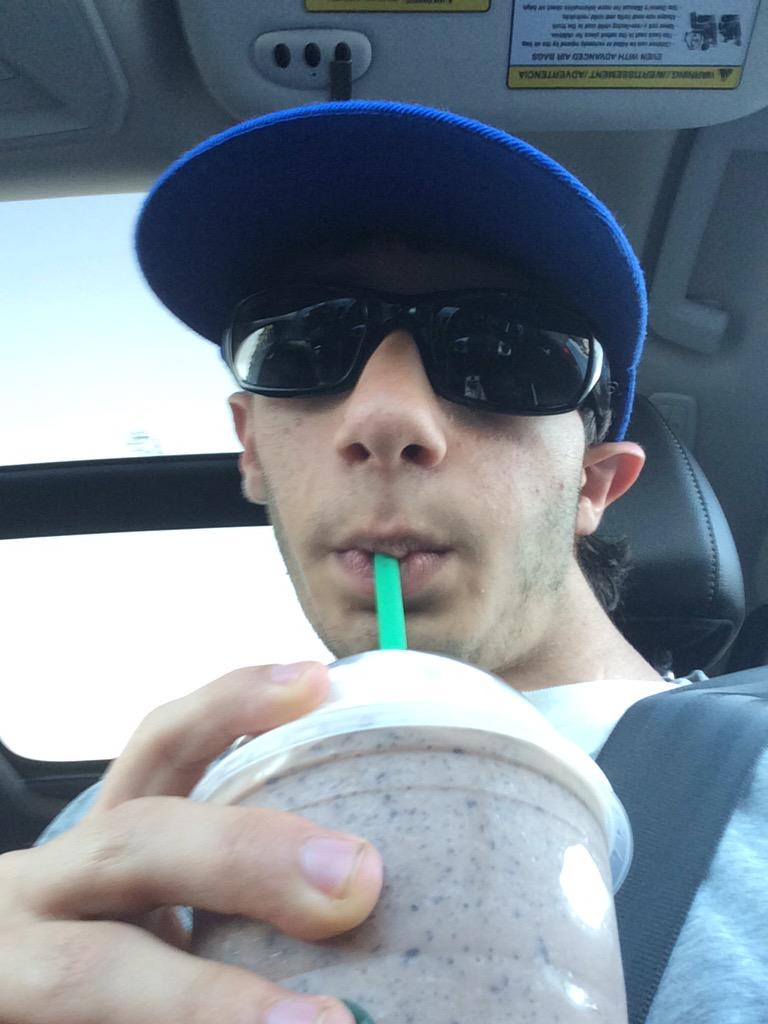 CordUpTime's tweet photo. #BirthdayUp #19Up #TurnUp #CordUp #🔌🍋 http://t.co/kbKCQbvJlj
