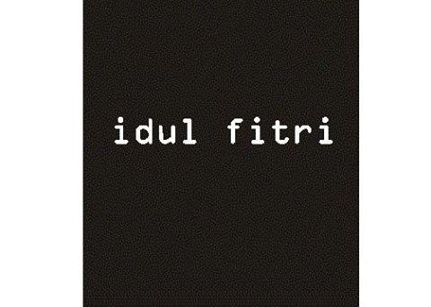 "selamat ber-lebaran, tersenyumlah lebar-lebar kepada orang yang ada disekita kita. salam buat keluarga yang lain."