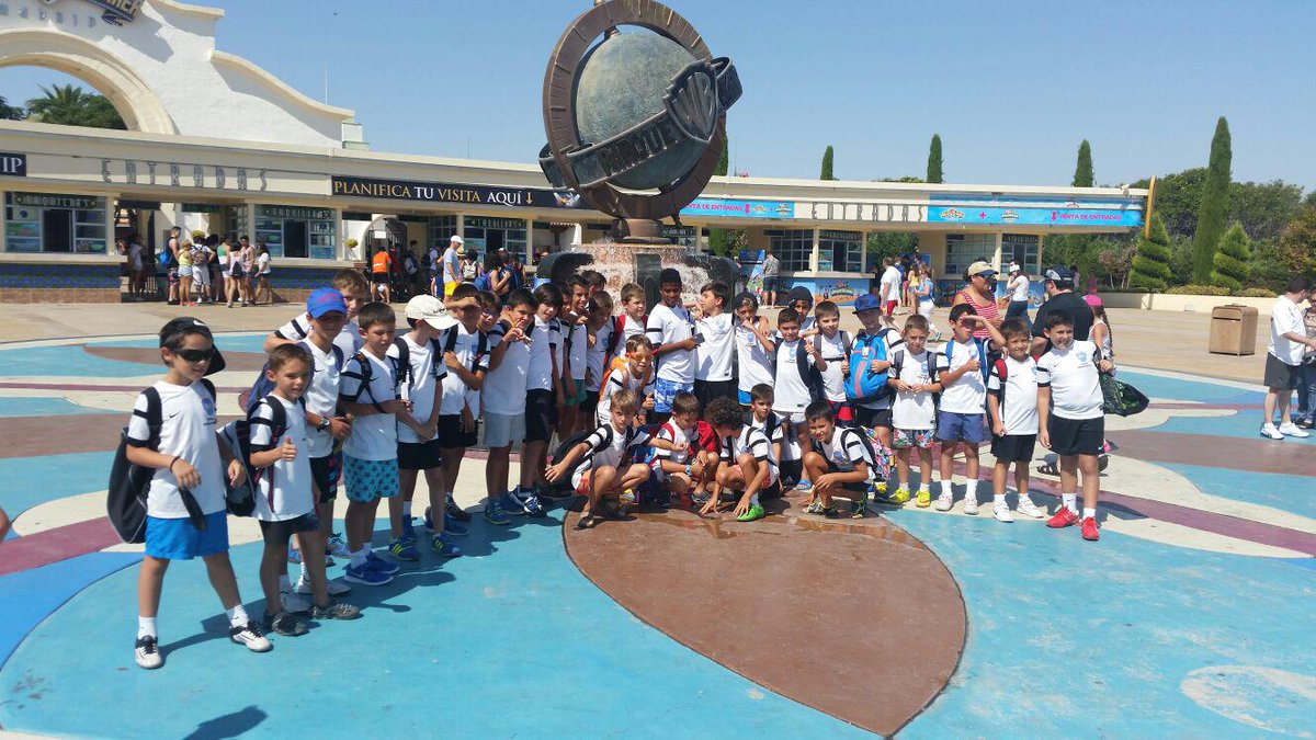 CampusAMartinez's tweet photo. ¡Que bien lo pasaron nuestros pequeños en el @ParqueWarner! http://t.co/rdOrSNqxDA