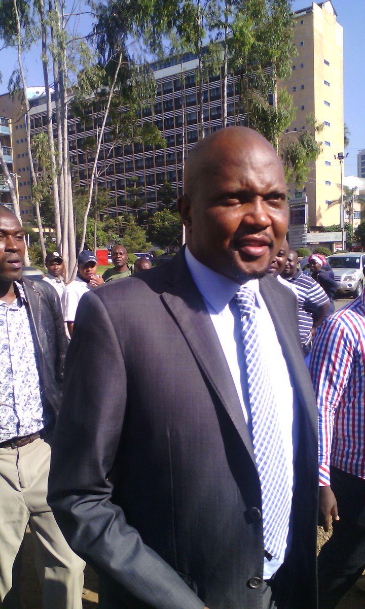 NationFmKE's tweet photo. @HonMosesKuria has arrived at the #Millimani Law Courts. http://t.co/7akeJmsufI
