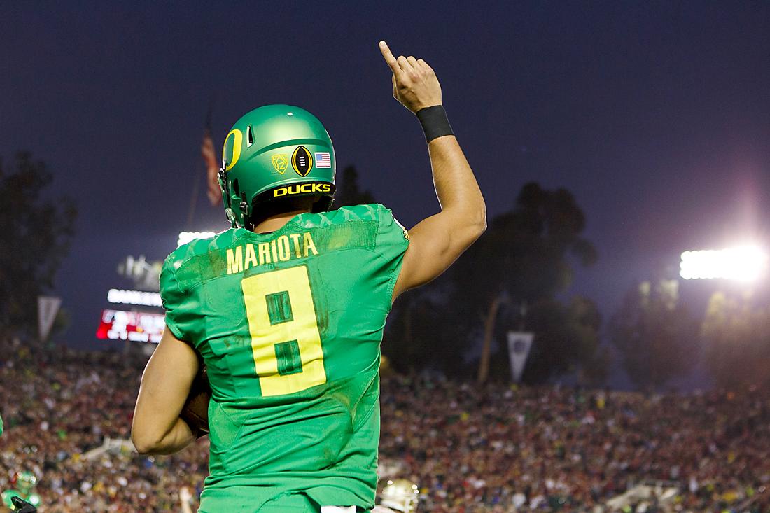 1025TheGame's tweet photo. Marcus Mariota wins the ESPY for Best Male College Athlete Wednesday.
#CongratsMarcus http://t.co/dD5dUtr5t3