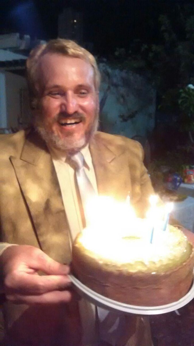 ColeguinhaLucia's tweet photo. @RedeGlobo @boninho @boninhoviadinho O filho da Lucia e do Coleguinha comemora 45 anos de idade. http://t.co/GaDYUC9ZKY