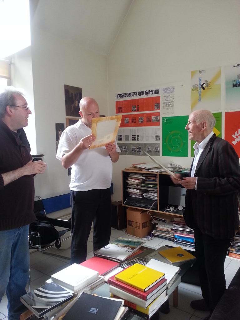 ca94066's tweet photo. @tonyplcc @Brass_studio Disussing typographic details w #GeoffWhite #dvc15 http://t.co/9HJ0DD4rGI