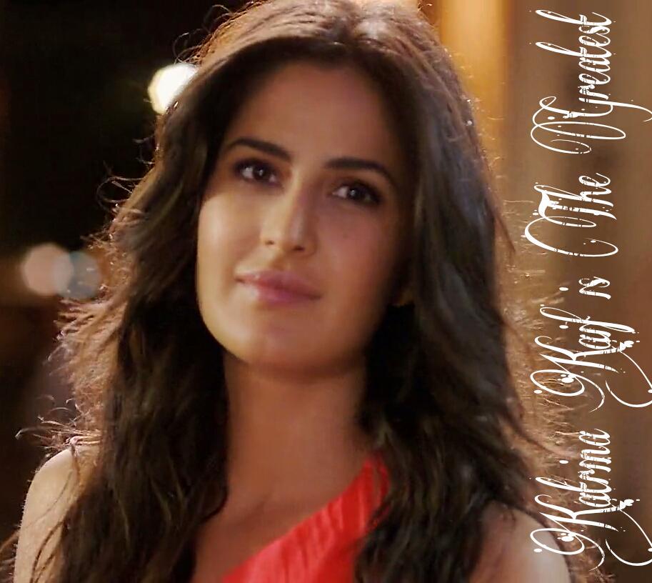 fitoorflim's tweet photo. Happy http://t.co/rvPF0y2Cvd our queen... http://t.co/40TcBpeJmJ