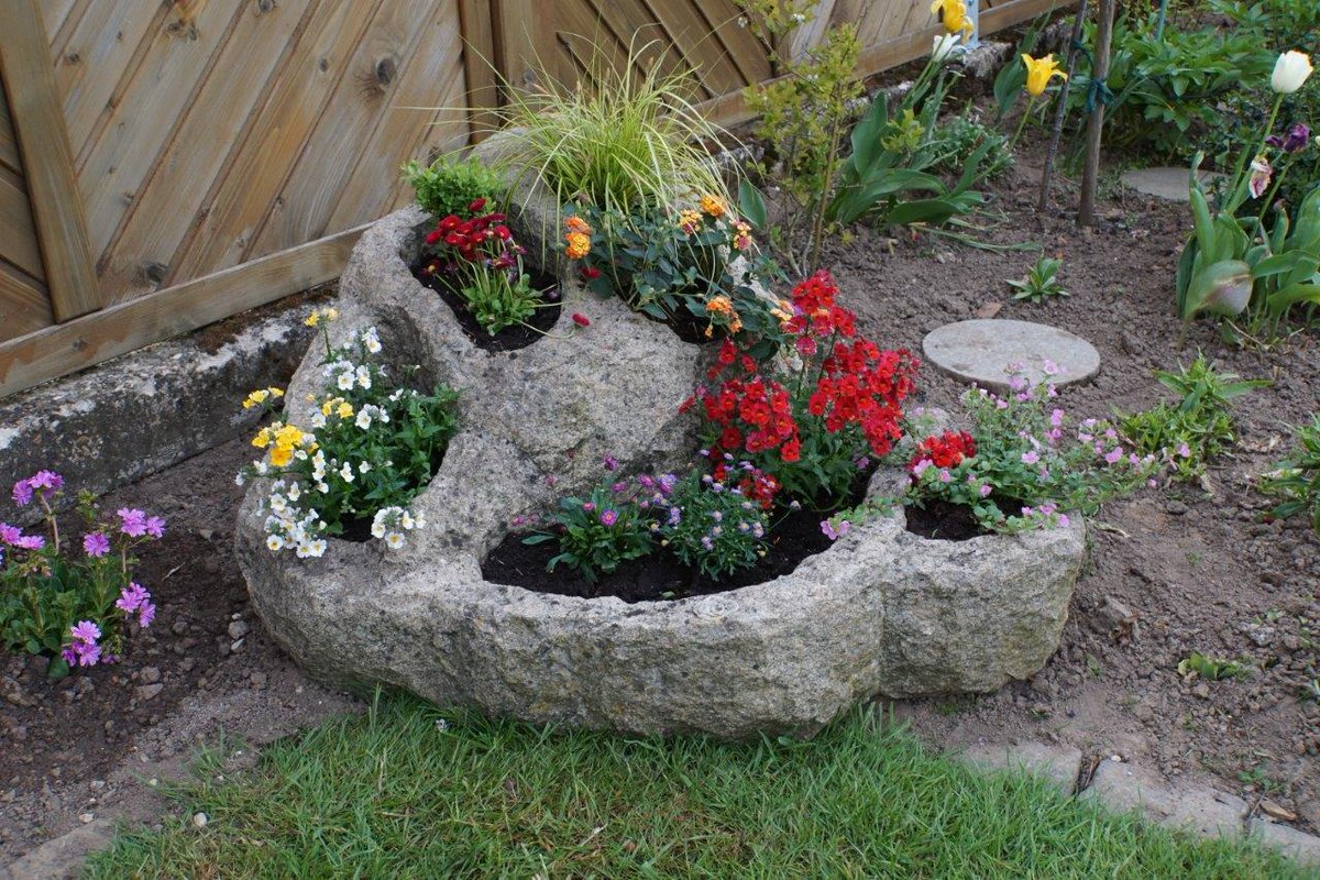 CoolDeco1's tweet photo. De familie Rohn heeft een eigen creatie gemaakt met een mooie decoratieve steen van graniet. http://t.co/C8z9kDj6oz