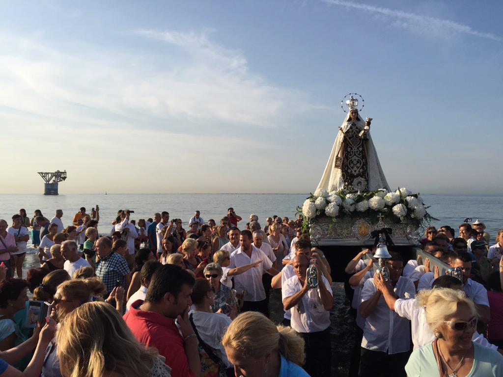 Ya está en el mar la Reina de los Mares!