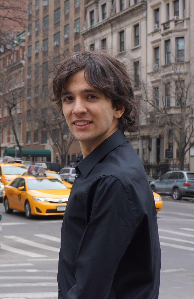 LaNauuv's tweet photo. Bach, Haydn o Debussy a les 19.30h a @LaNauuv amb jove saguntí Jorge Tabarés. Gratuït #LaNau http://t.co/mAbiOnaiot http://t.co/C0x6z6DY1M