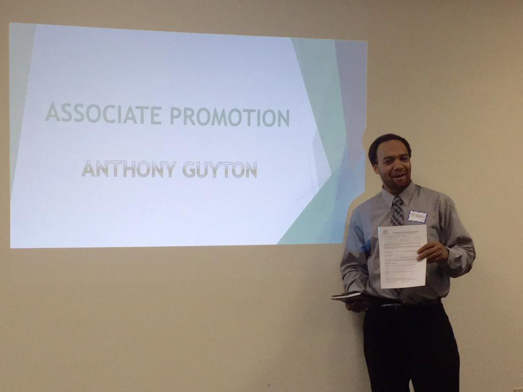 EazyUbeezy's tweet photo. Congrats to Anthony Guyton on ur 1st promotion! In less than a month! 🔥another #dreamteam promotion 🙌🏾 #newarkafp http://t.co/q19PjHU5tF