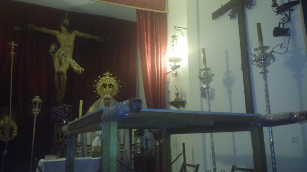 Tras la aprobación el día 14 de Julio del Rosario de la Virgen en Octubre se probaron las andas y su reestructuración